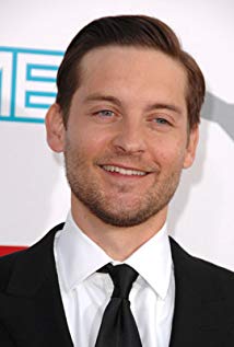 How tall is Tobey Maguire?